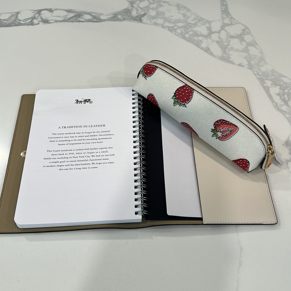 Cute.🍓Coach🍓Notebook &✏️✏️Case. - Picture 6 of 16